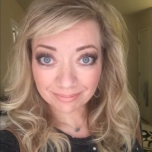 Meet your Posher, Debra